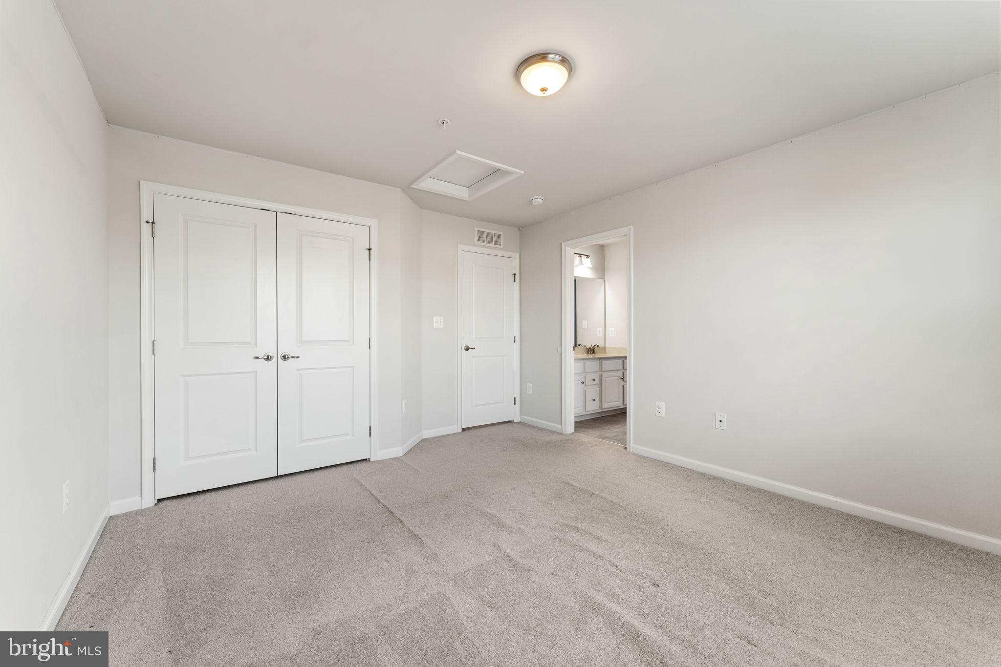 OAK CREEK CLUB - Residential