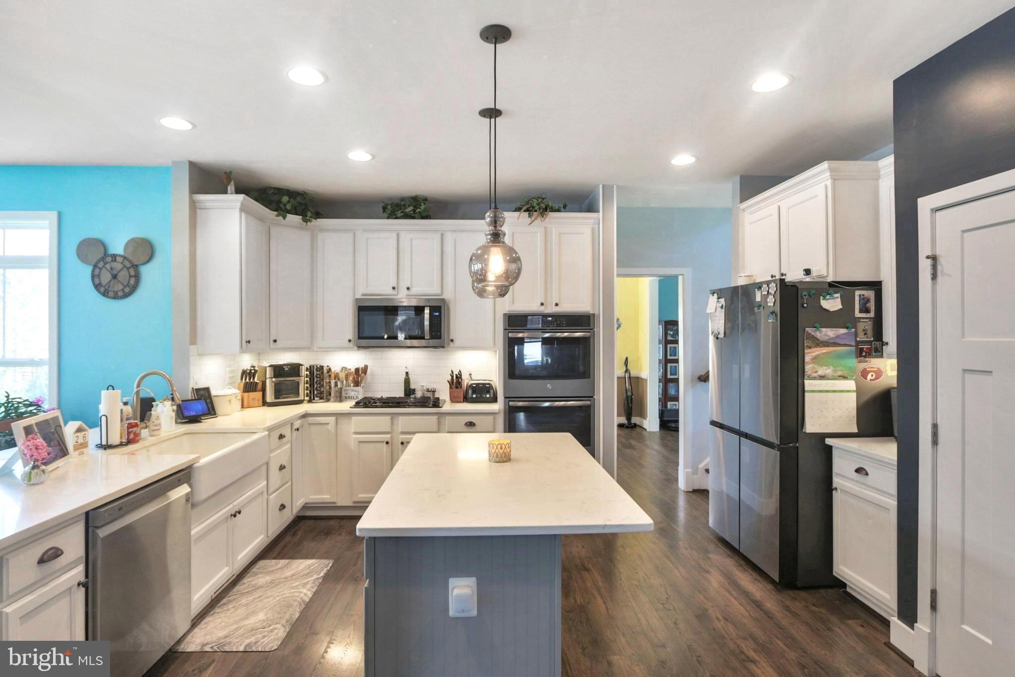 SARATOGA WOODS - Residential