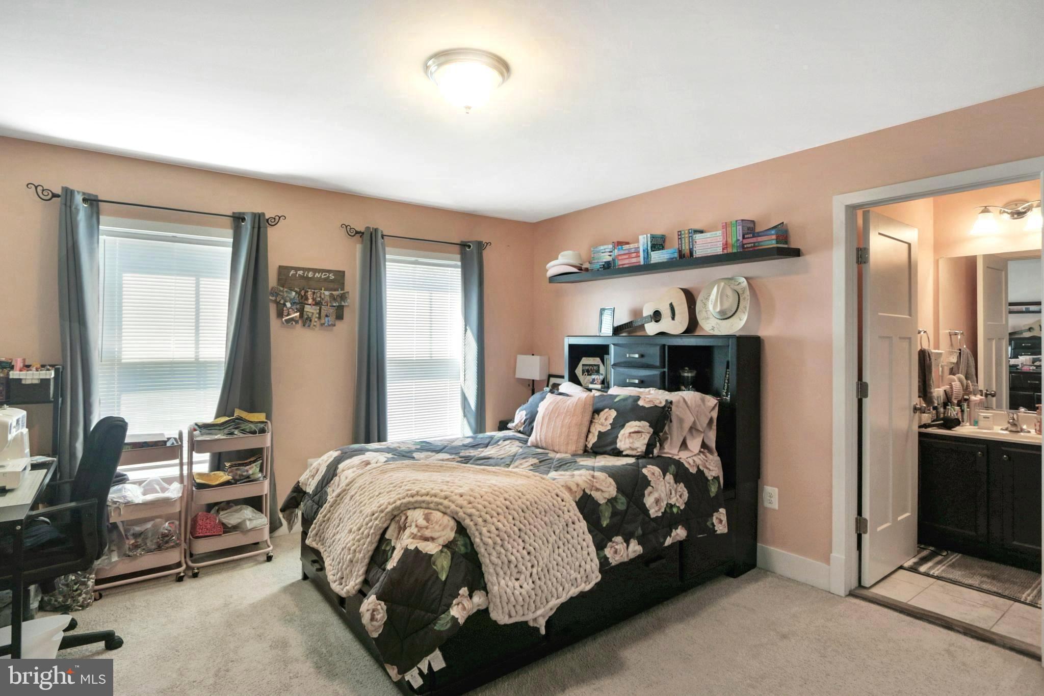 SARATOGA WOODS - Residential