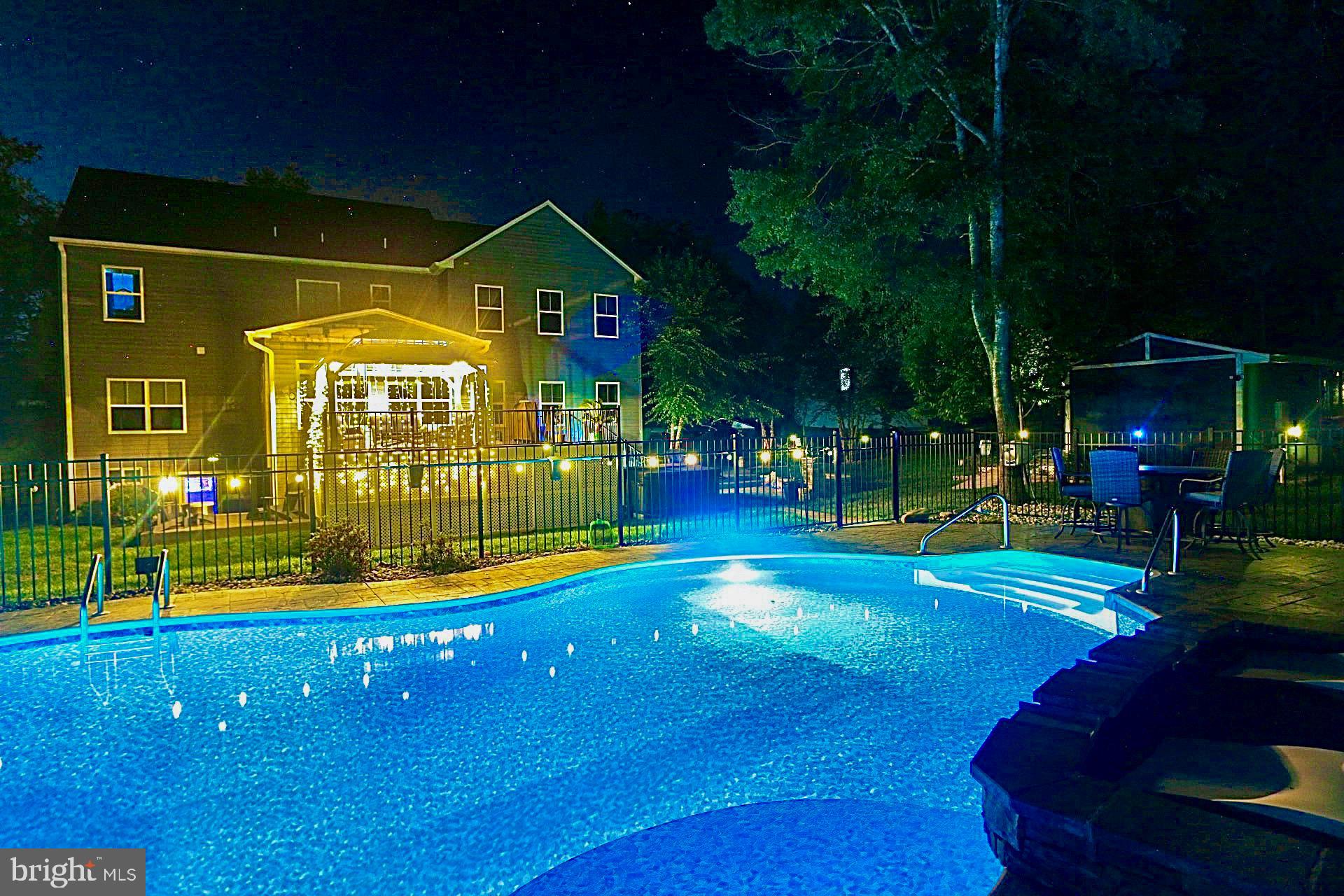 SARATOGA WOODS - Residential