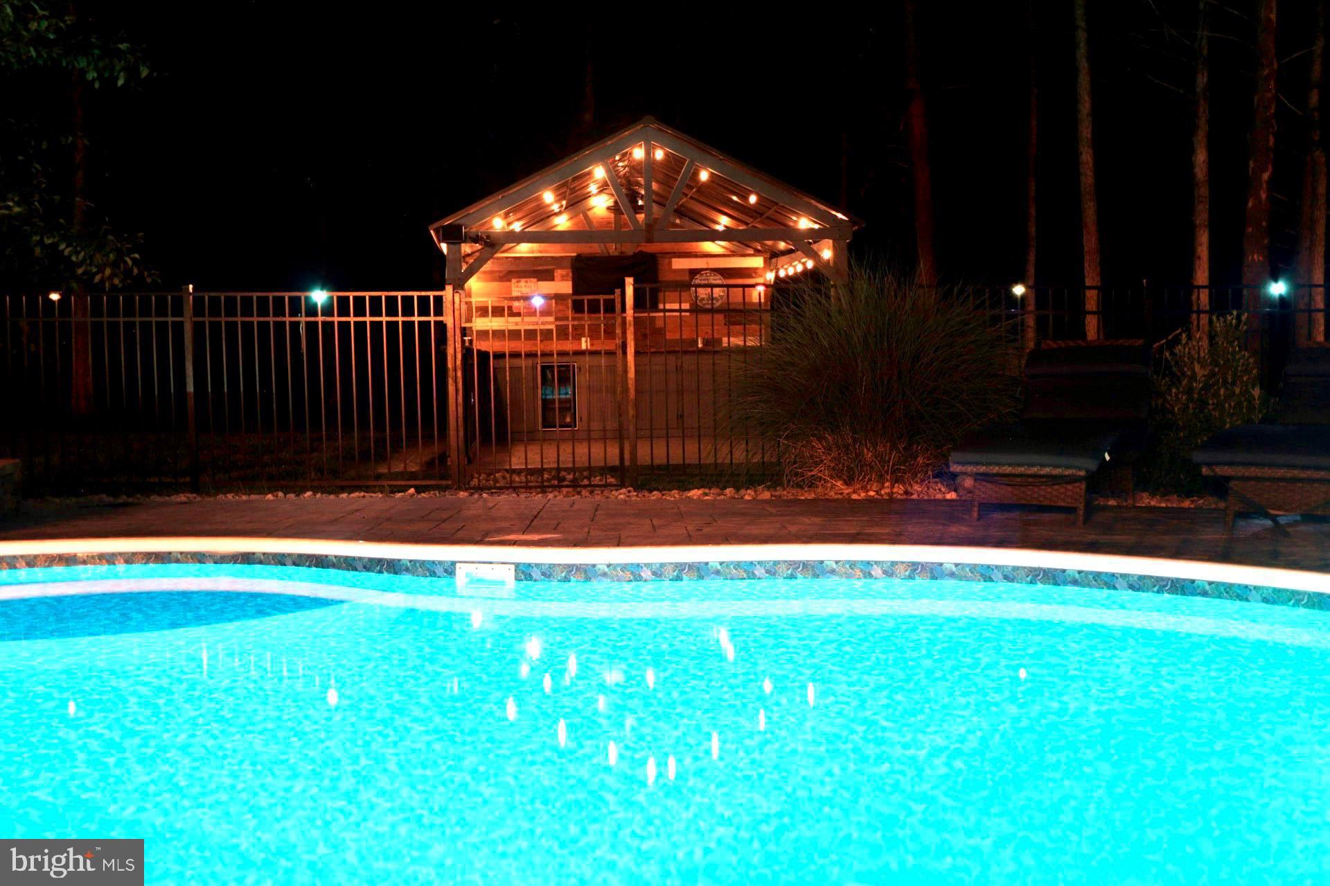 SARATOGA WOODS - Residential