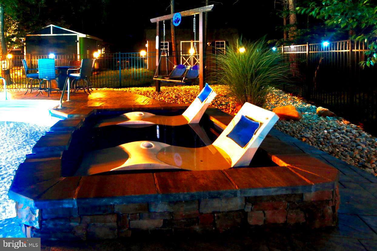 SARATOGA WOODS - Residential