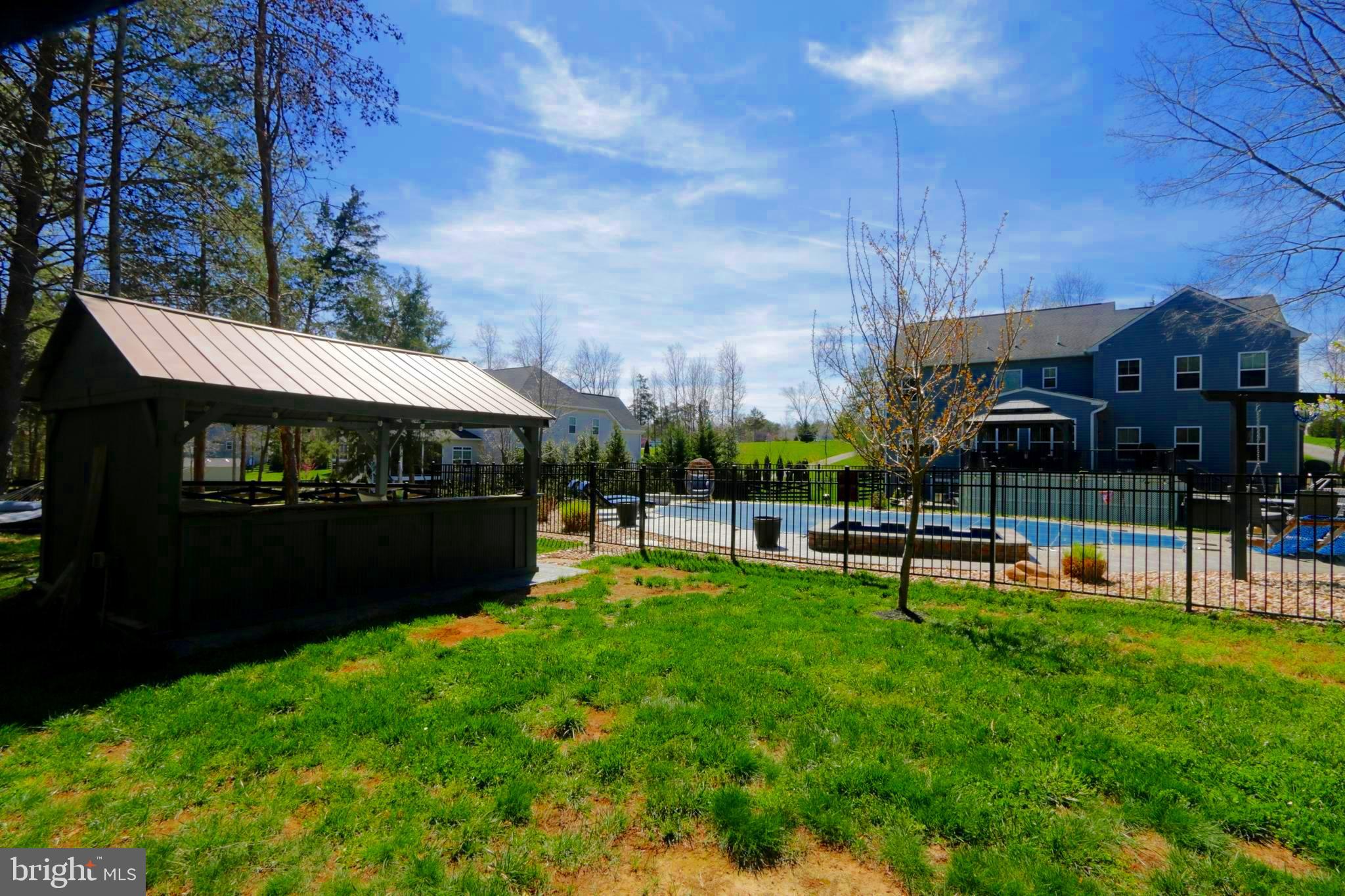 SARATOGA WOODS - Residential