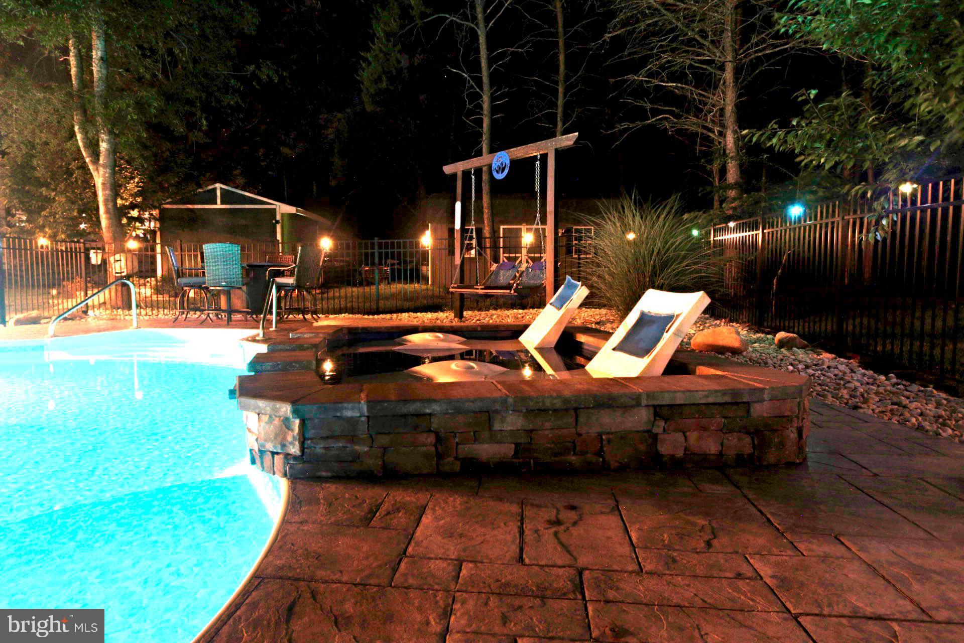 SARATOGA WOODS - Residential