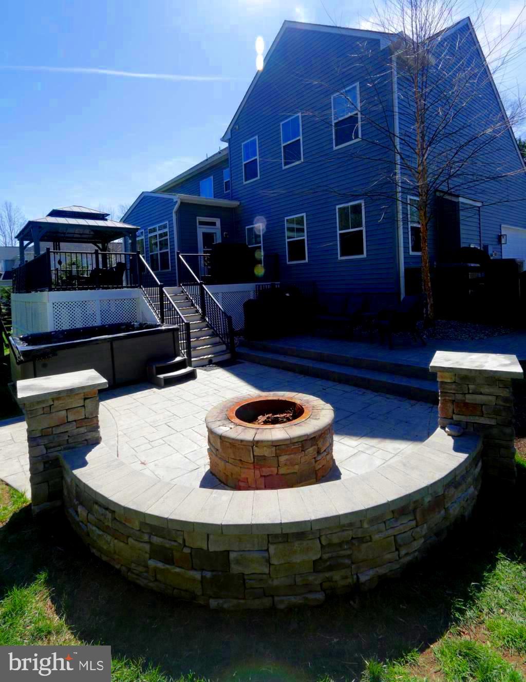 SARATOGA WOODS - Residential