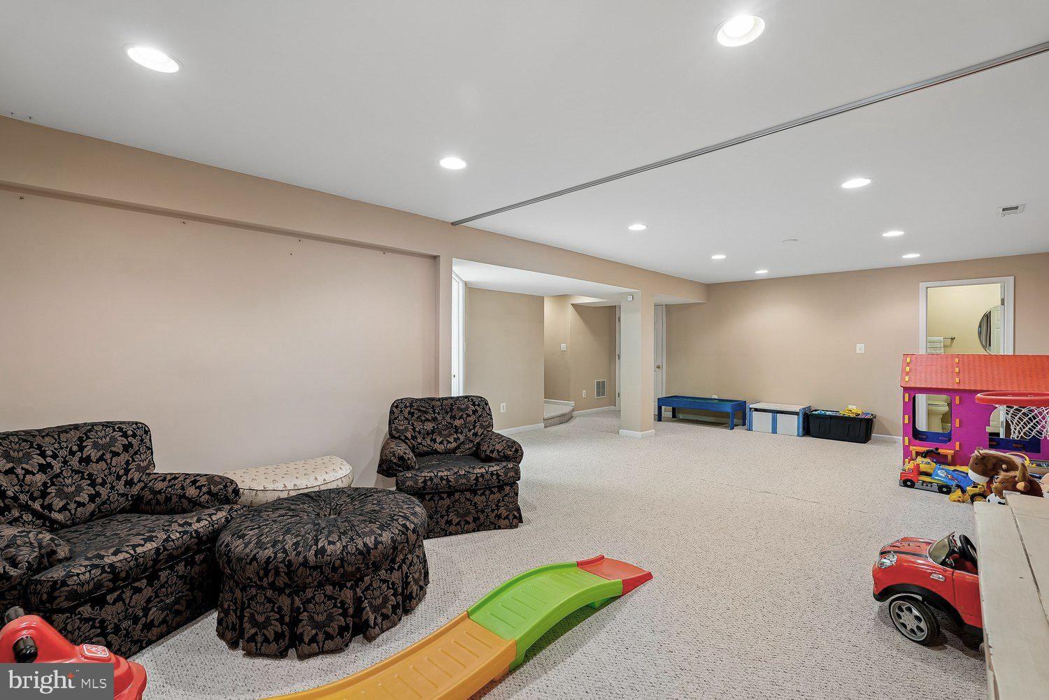 MOUNTAIN VALLEY - Residential