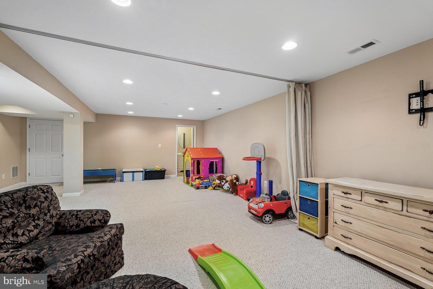 MOUNTAIN VALLEY - Residential