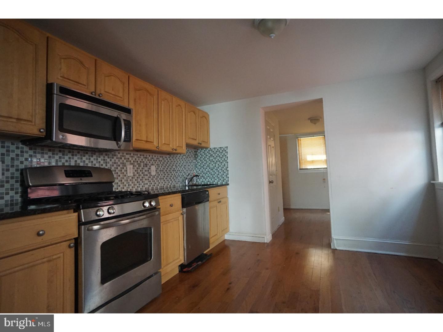 PORT RICHMOND - Residential Lease