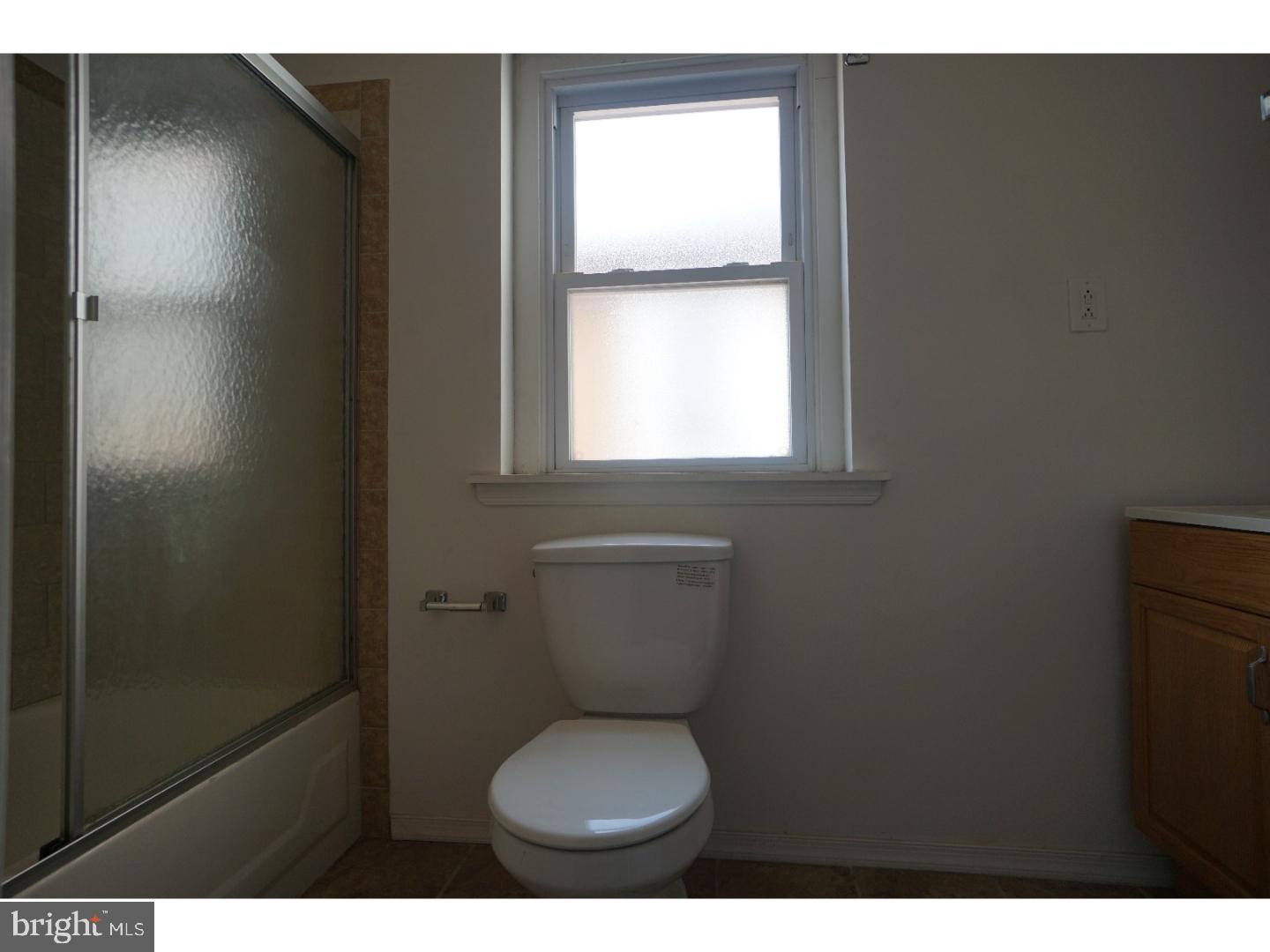 PORT RICHMOND - Residential Lease