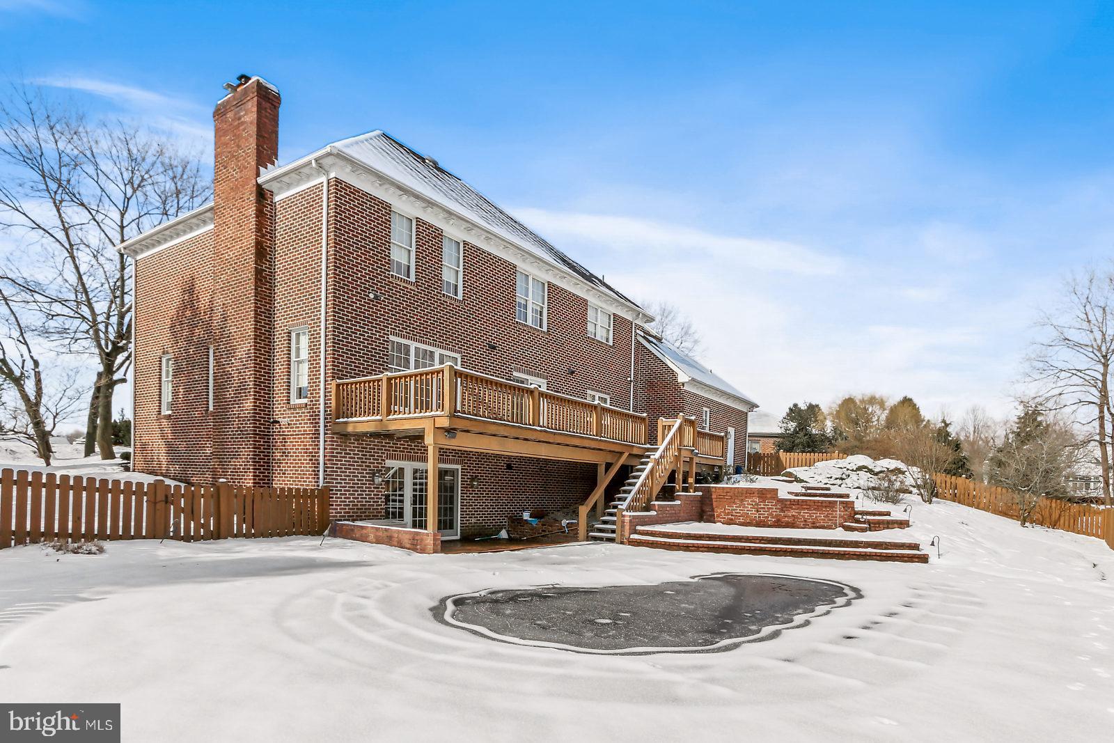 OUTDOOR COUNTRY CLUB - Residential