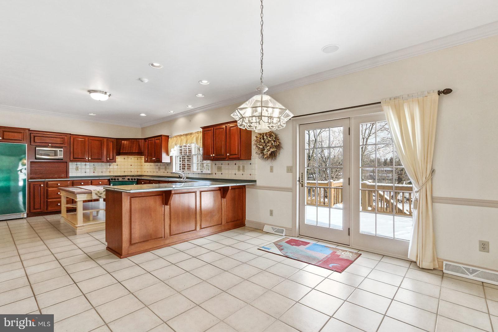 OUTDOOR COUNTRY CLUB - Residential