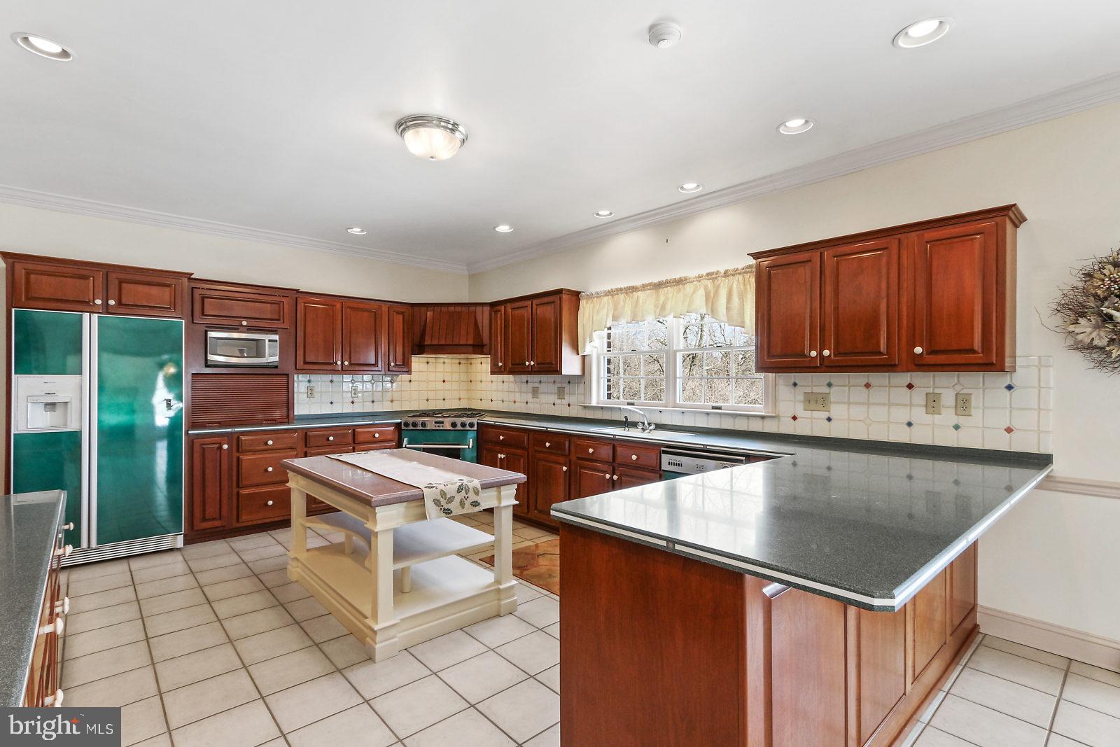 OUTDOOR COUNTRY CLUB - Residential