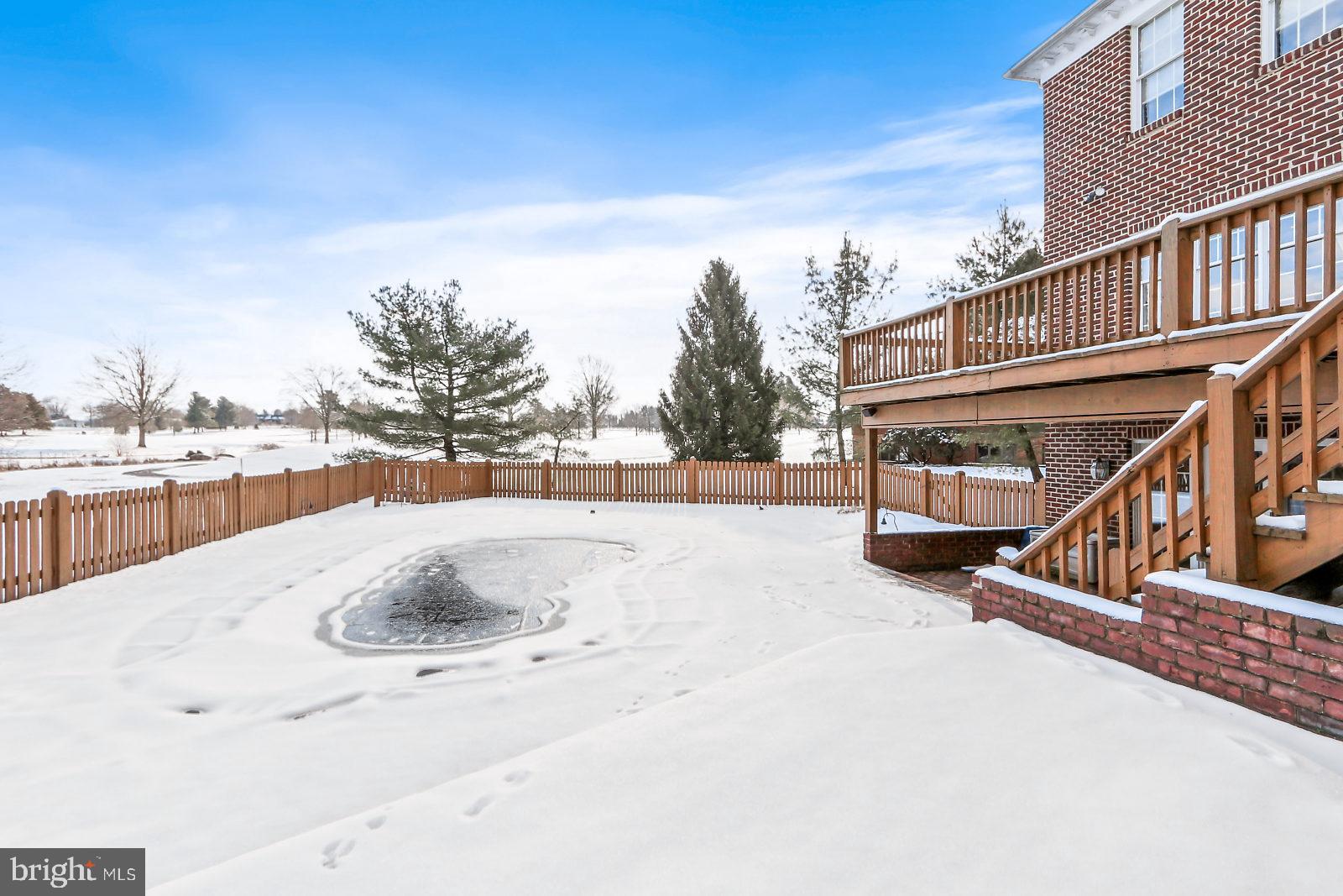 OUTDOOR COUNTRY CLUB - Residential