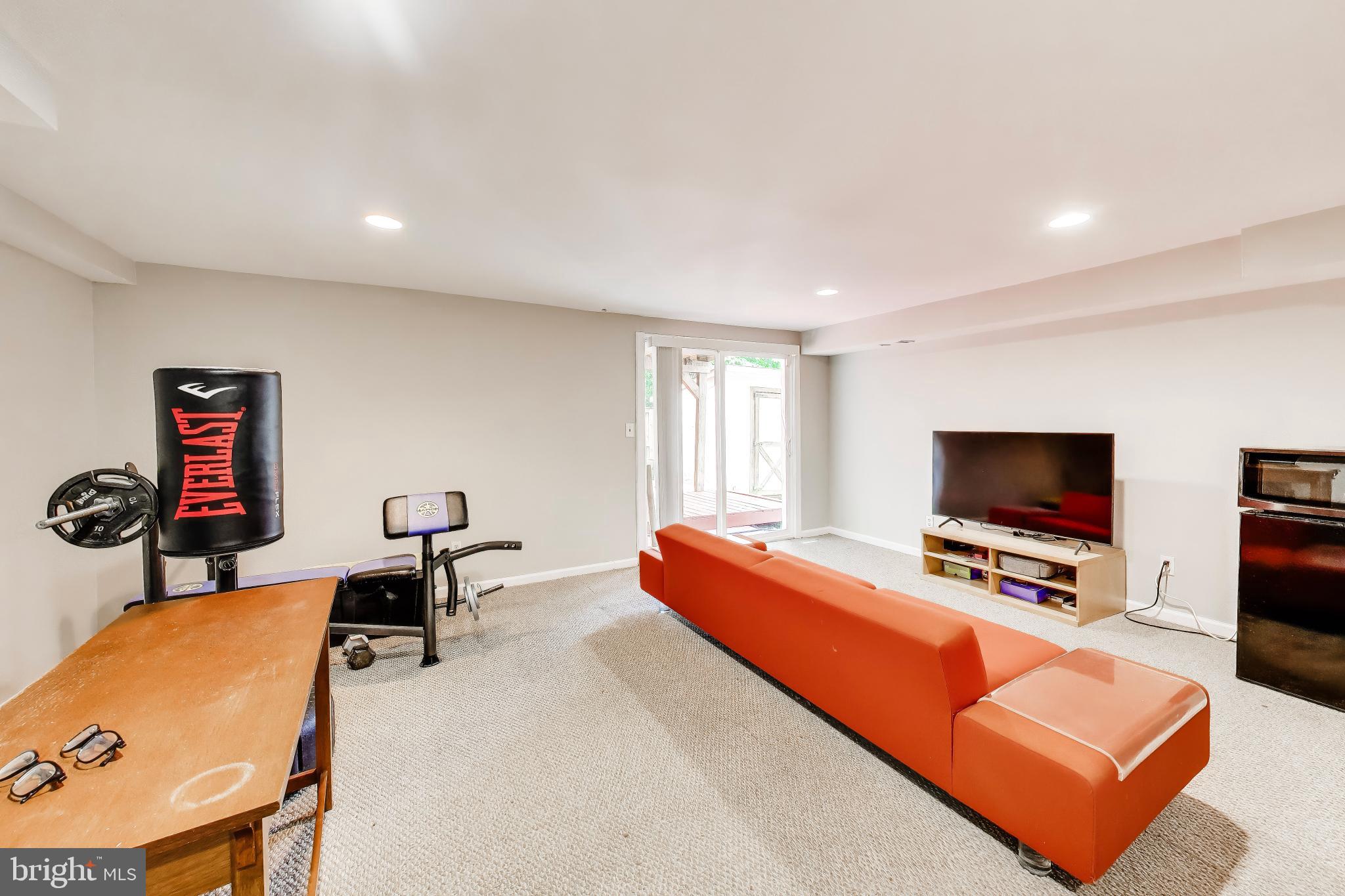 PRINCETON SQUARE - Residential