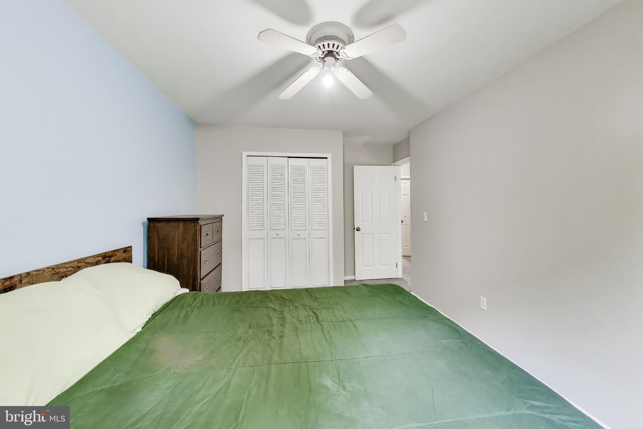 PRINCETON SQUARE - Residential