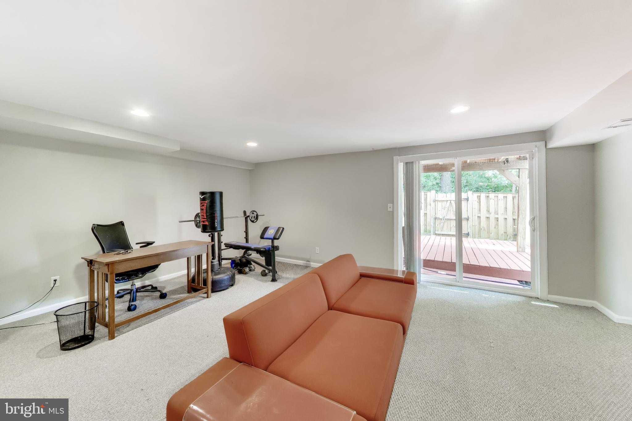 PRINCETON SQUARE - Residential