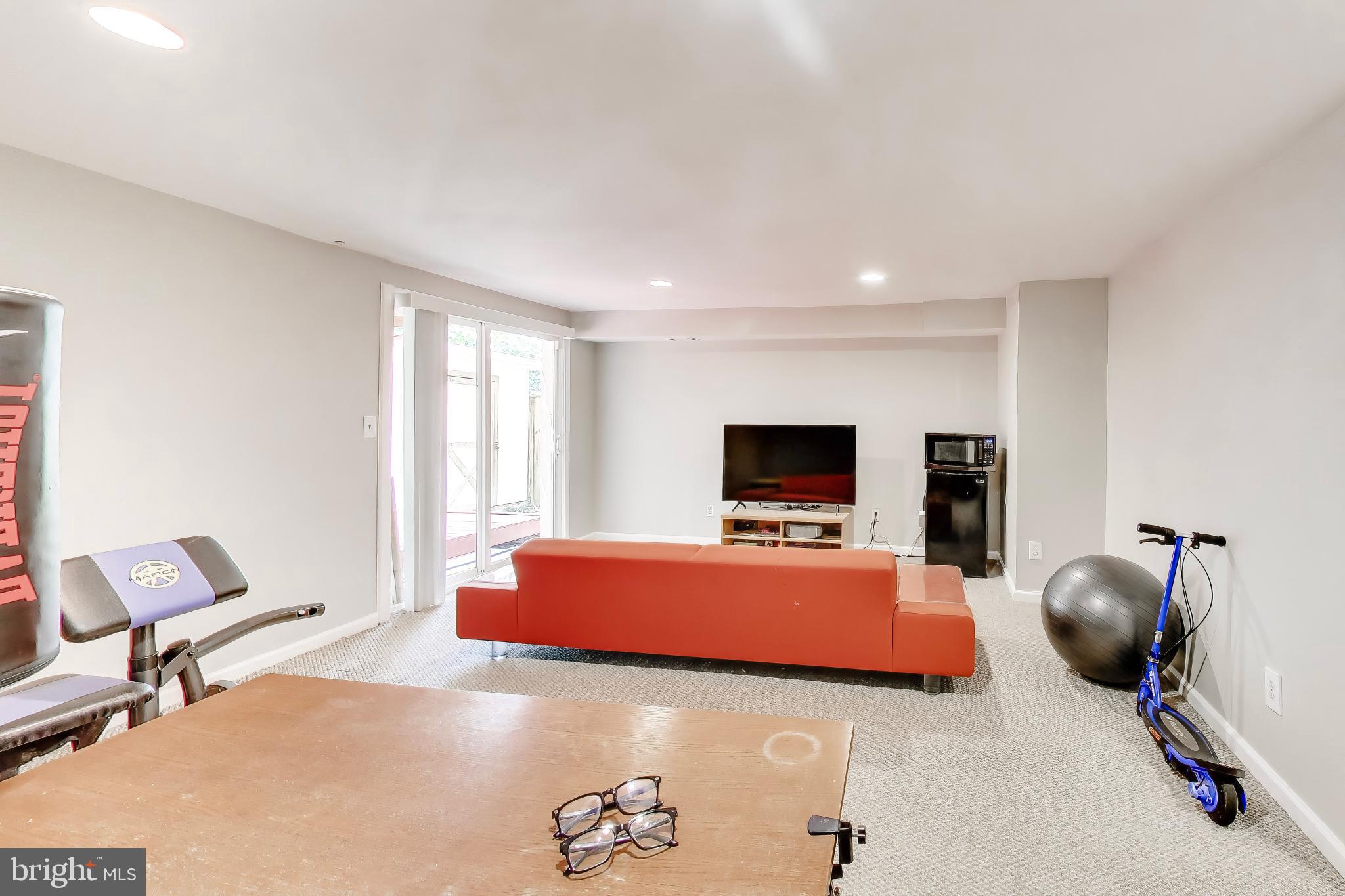PRINCETON SQUARE - Residential