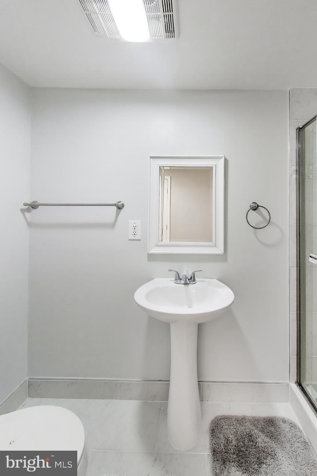 PRINCETON SQUARE - Residential