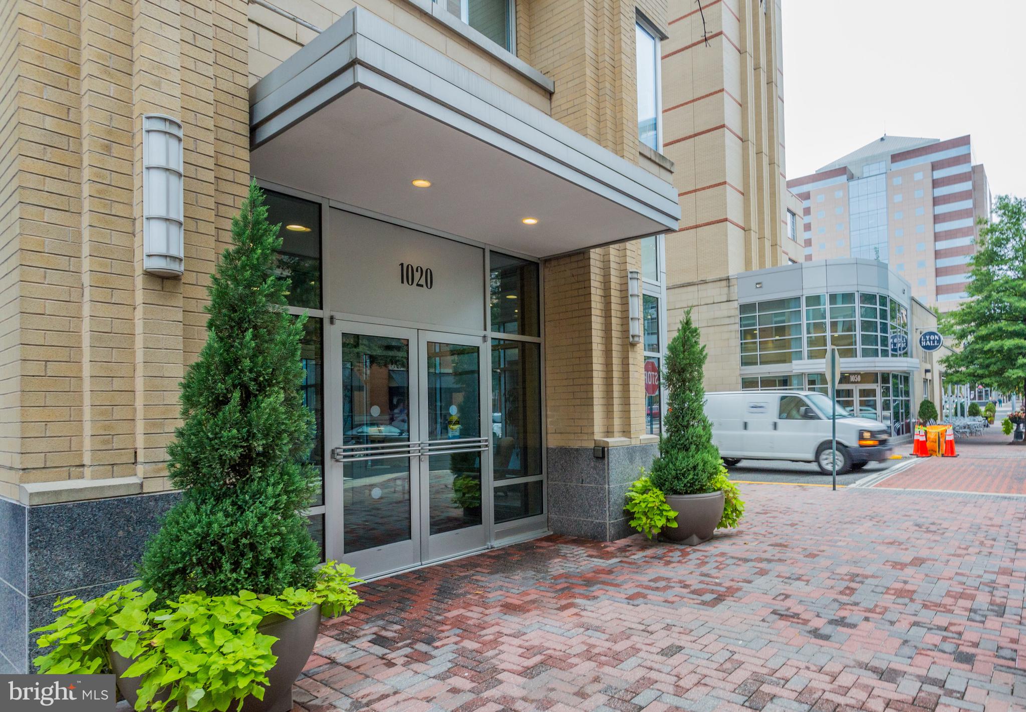 CLARENDON - Residential