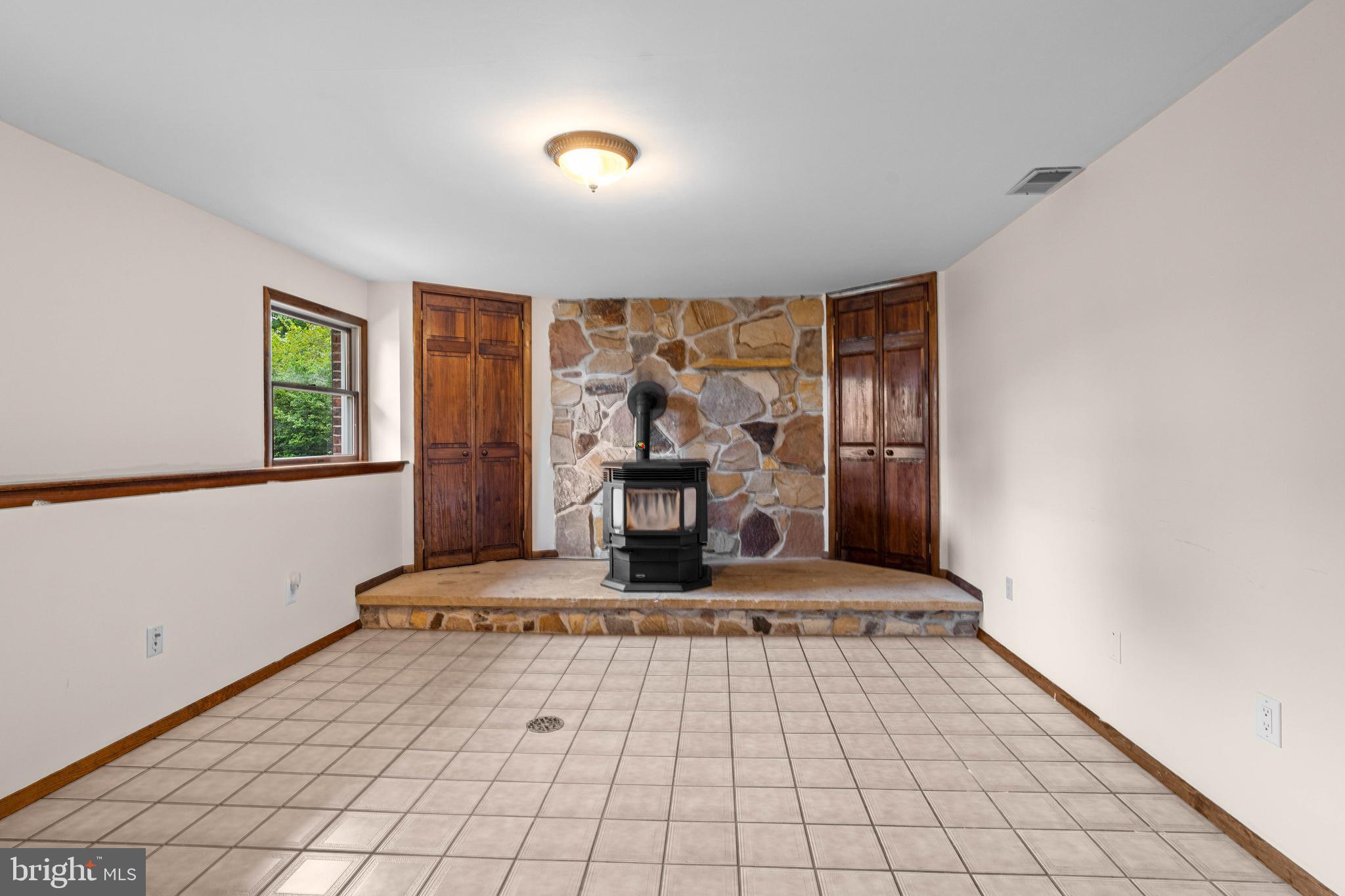 PLEASANT HILLS - Residential
