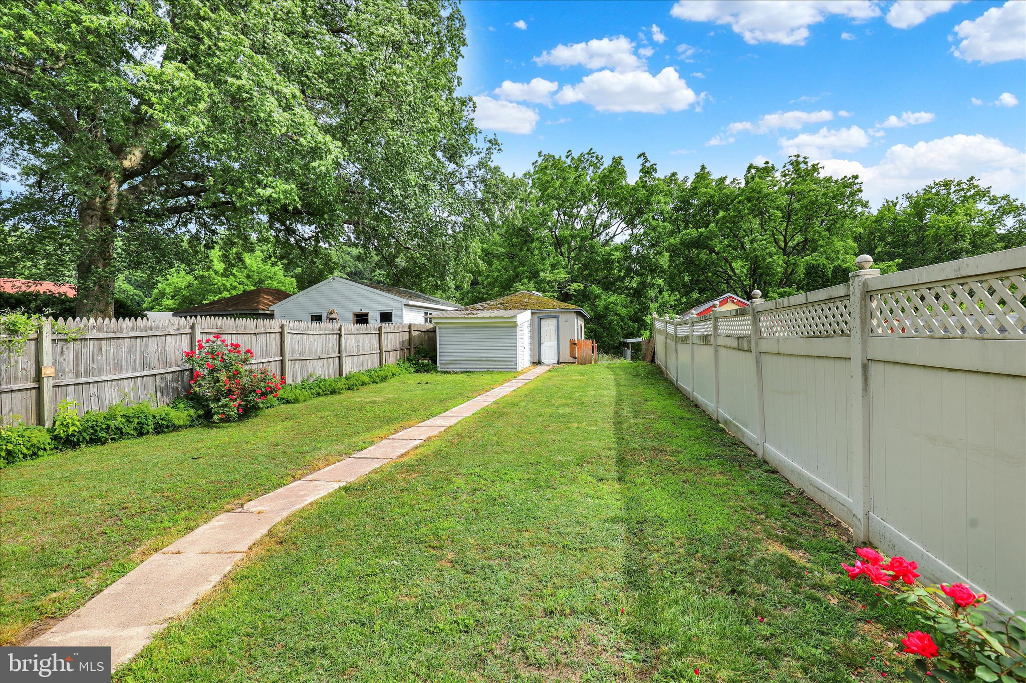 AMITY GARDENS - Residential