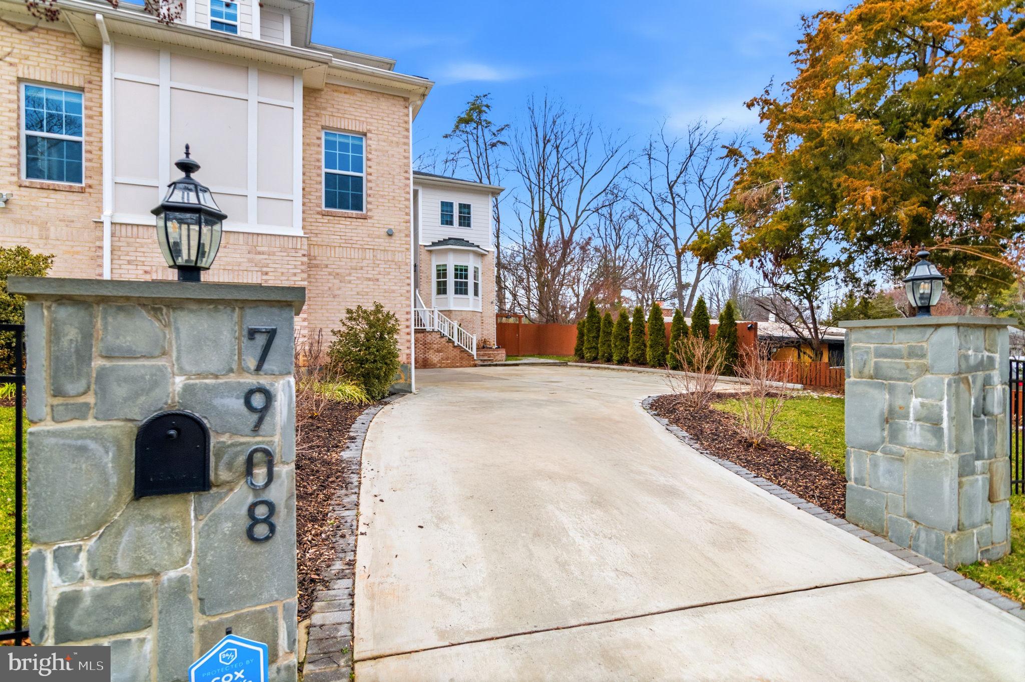 HOLMES RUN ACRES - Residential