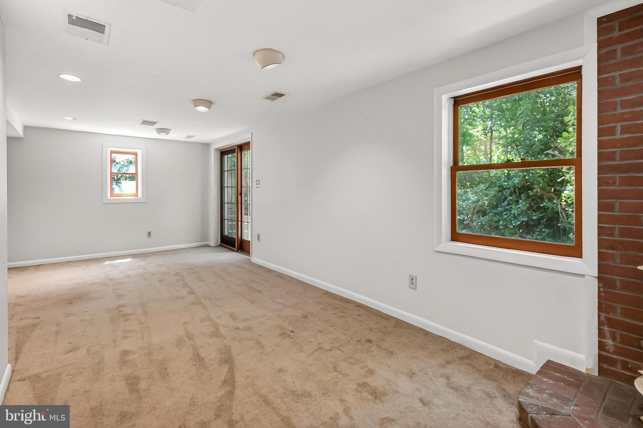 ARLINGTON FOREST - Residential