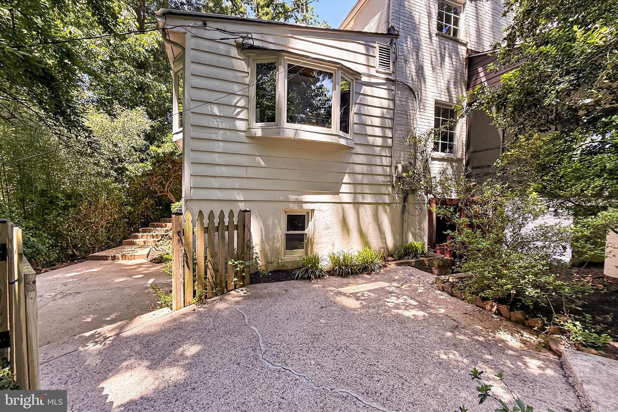 ARLINGTON FOREST - Residential