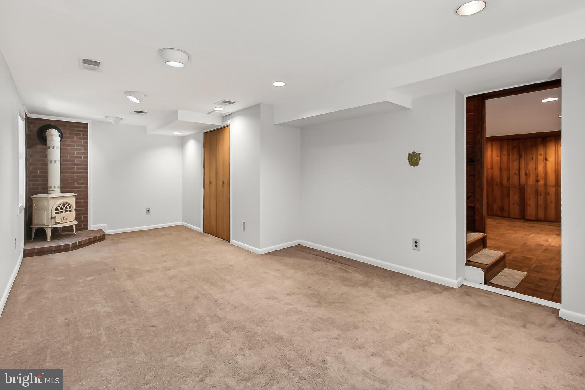 ARLINGTON FOREST - Residential