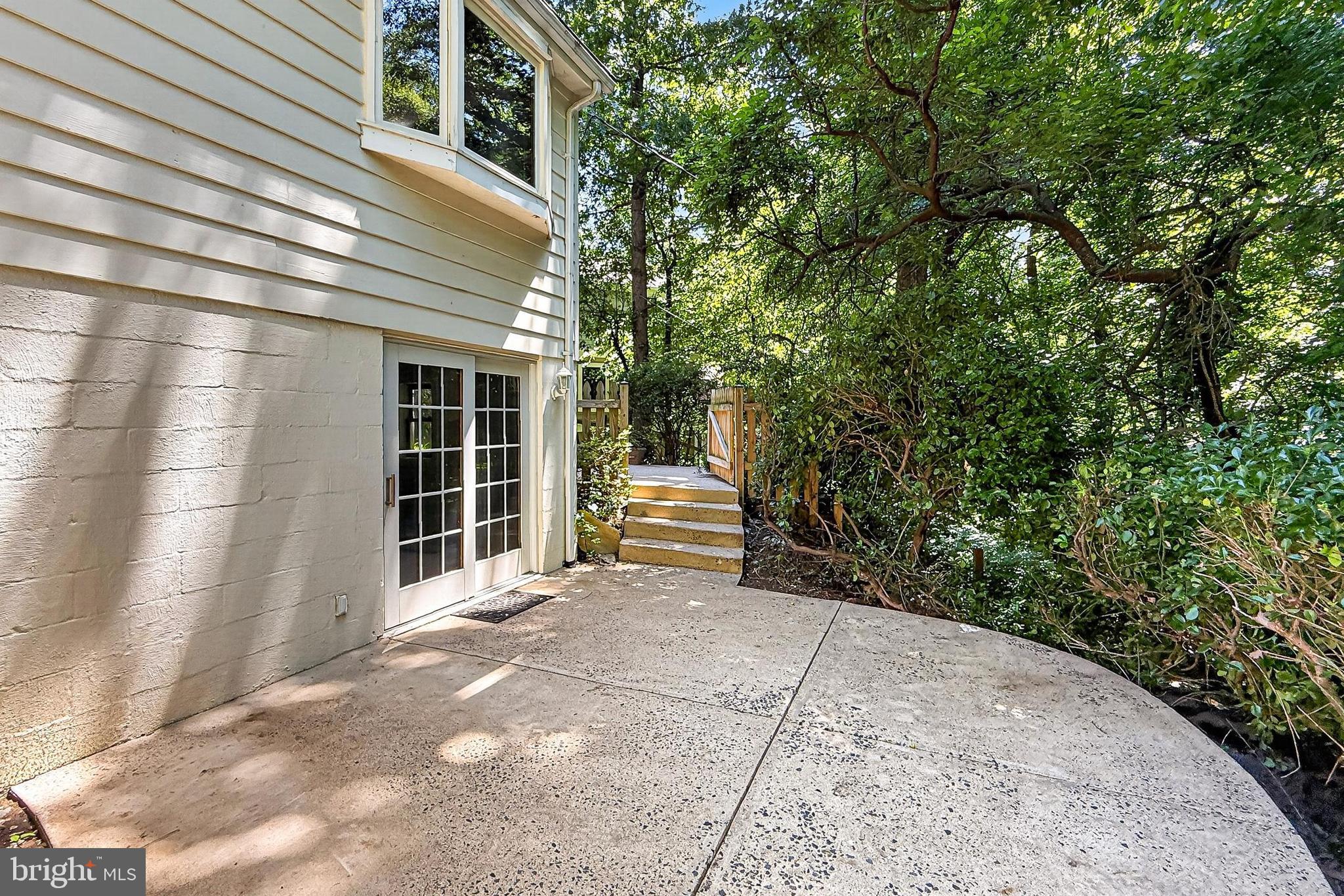 ARLINGTON FOREST - Residential