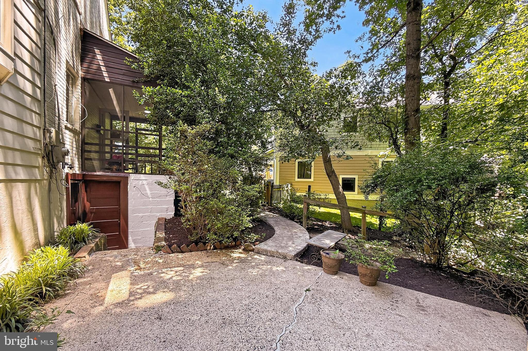 ARLINGTON FOREST - Residential