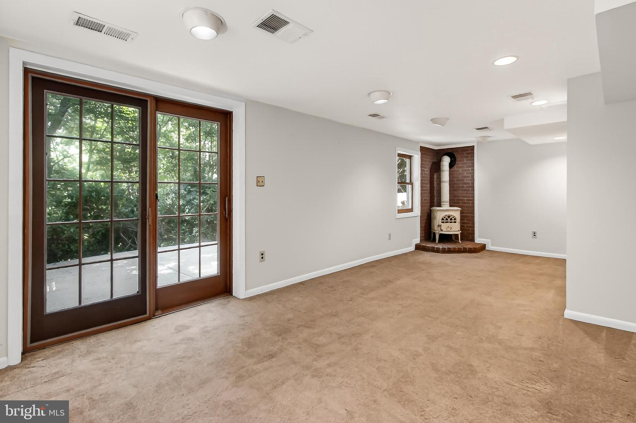 ARLINGTON FOREST - Residential