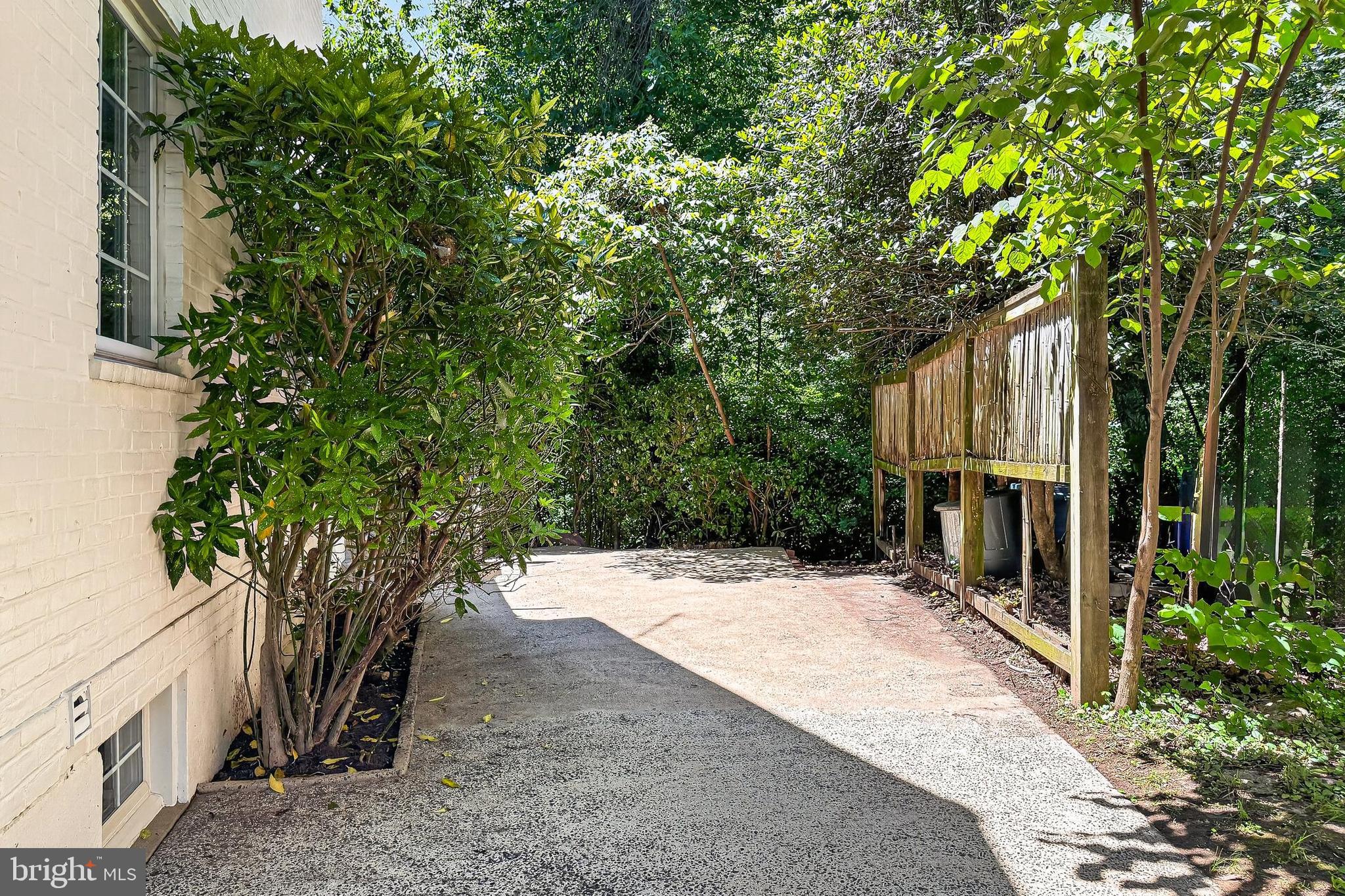 ARLINGTON FOREST - Residential