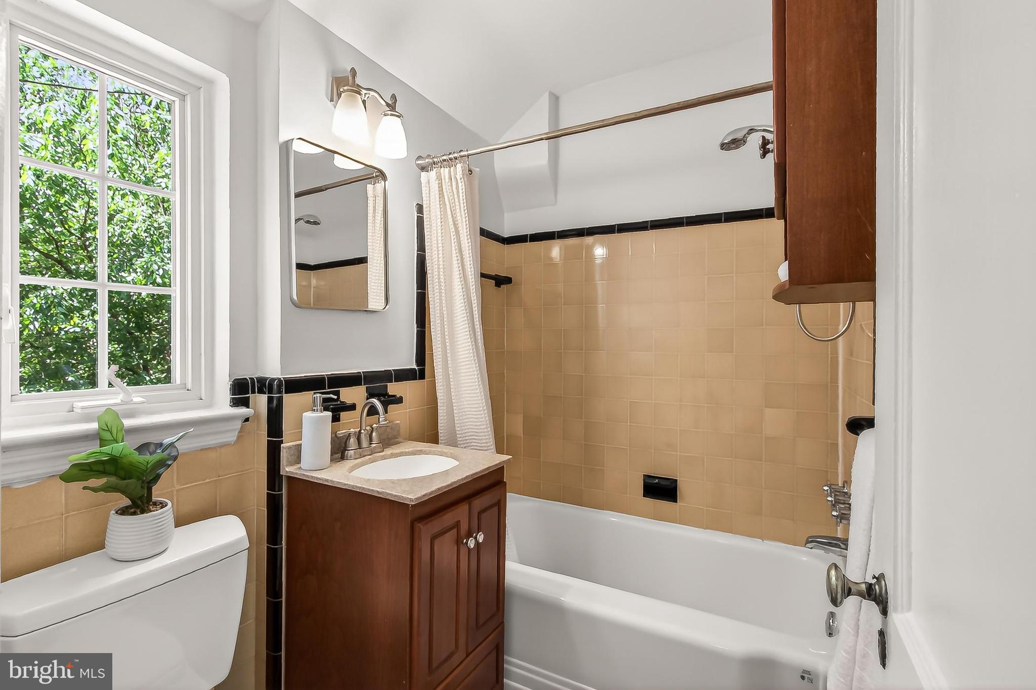 ARLINGTON FOREST - Residential