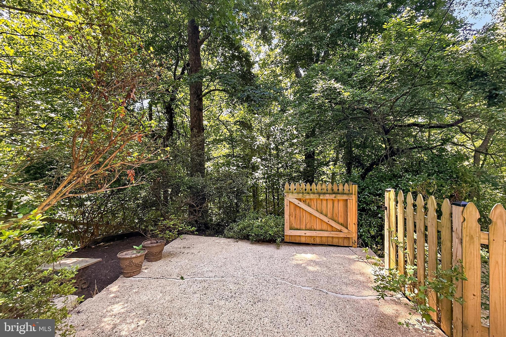 ARLINGTON FOREST - Residential