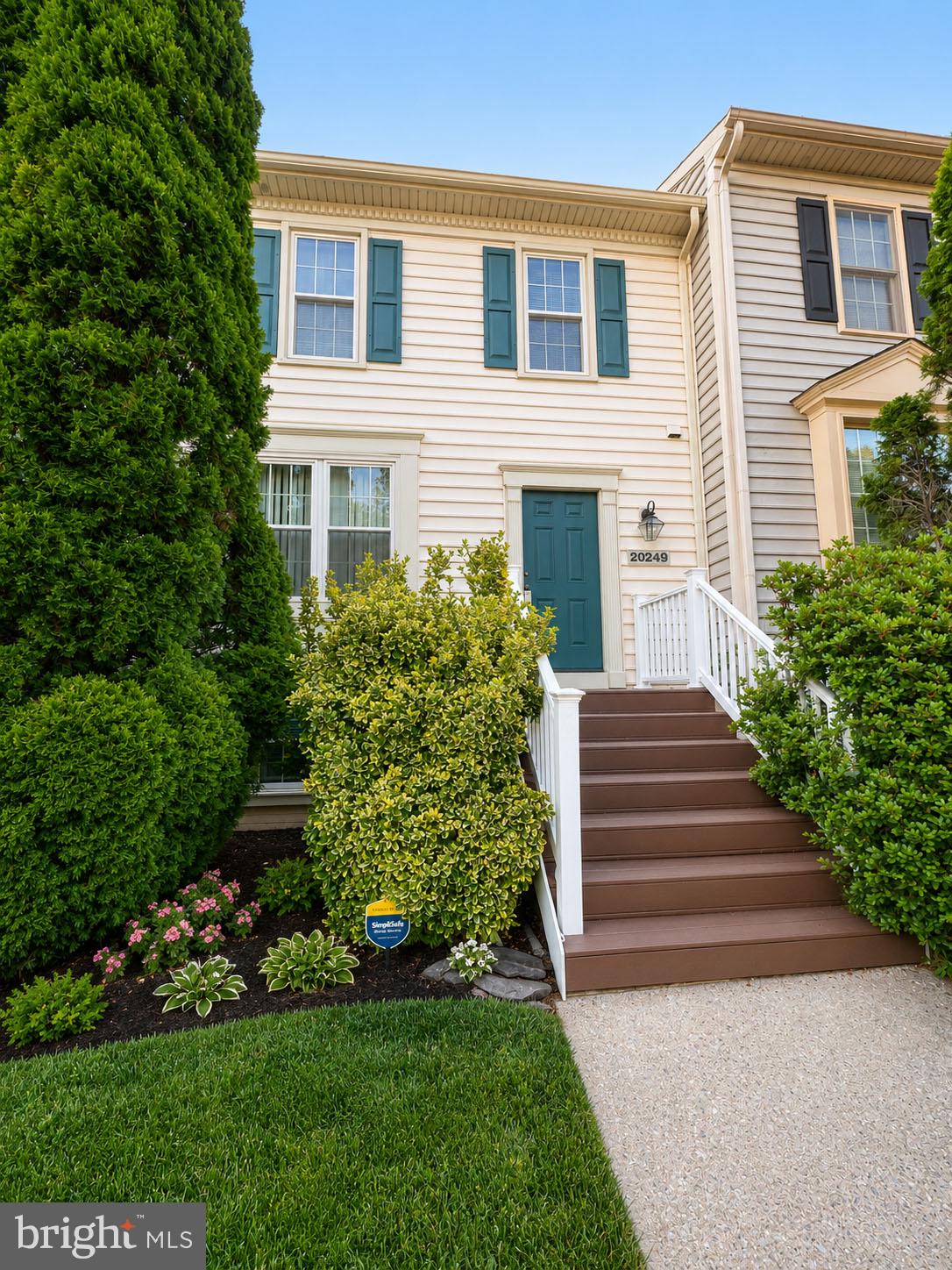 Spacious and cozy 3-bedroom upstairs, +additional bedroom in the basement, 3 full and 1 half bath townhome offering comfort, functionality, and privacy. Featuring hardwood flooring  home provides a clean, modern feel with easy maintenance. Upgraded kitchen, baths with upscale tiles and granite. Step outside to the deck overlooking a beautiful wooded view perfect for outdoor relaxation and entertaining.  Close to main roads, highways, shopping centers.
Estate sale.   AS-is sale.