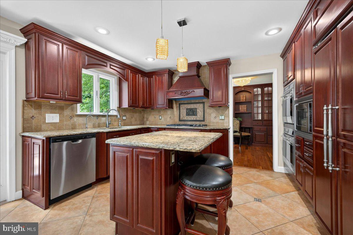 DOYLESTOWN HUNT - Residential