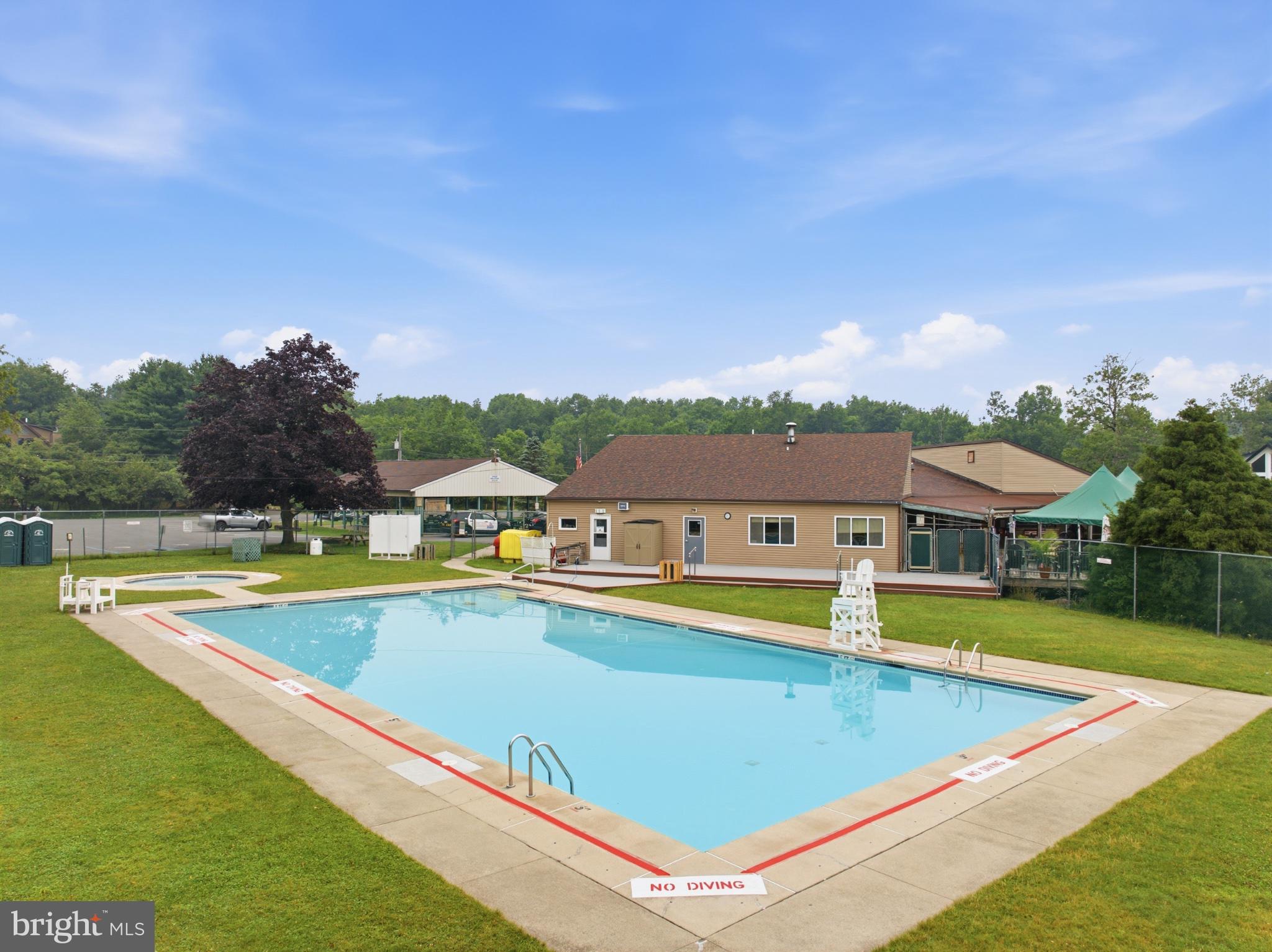 TOWAMENSING TRAILS - Residential