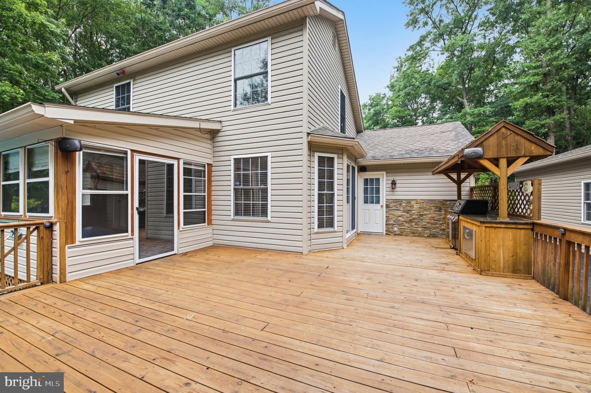 TOWAMENSING TRAILS - Residential