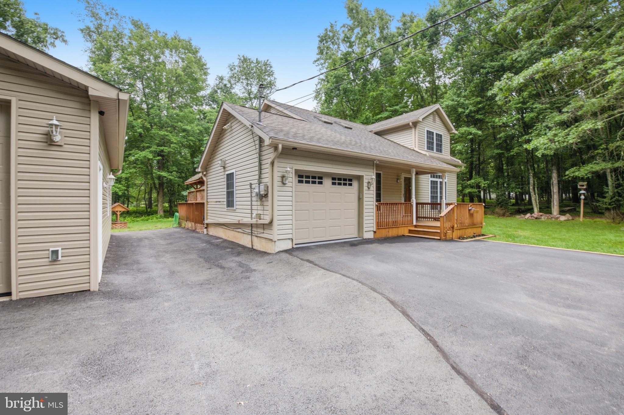 TOWAMENSING TRAILS - Residential