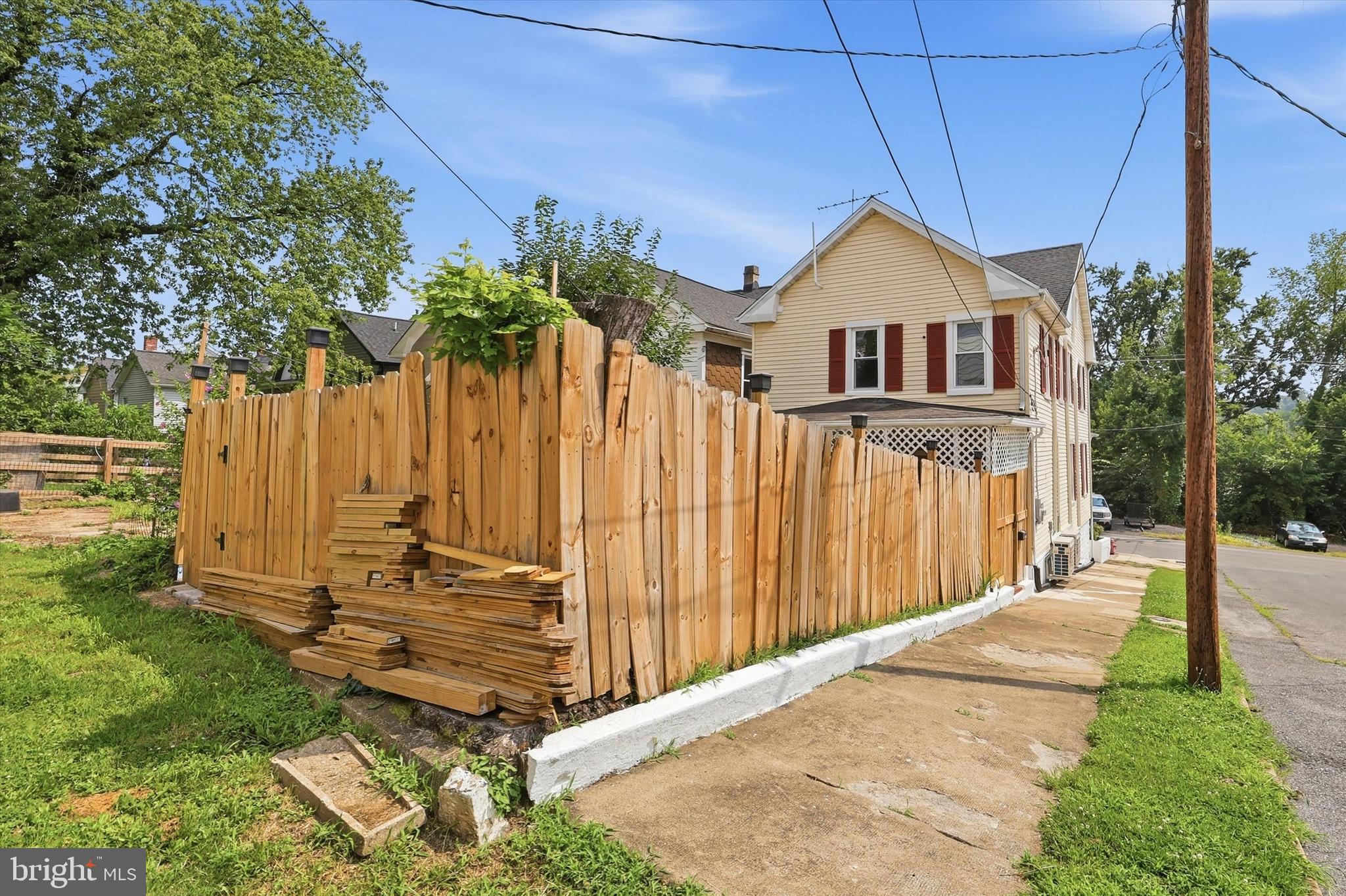 BRUNSWICK - Residential