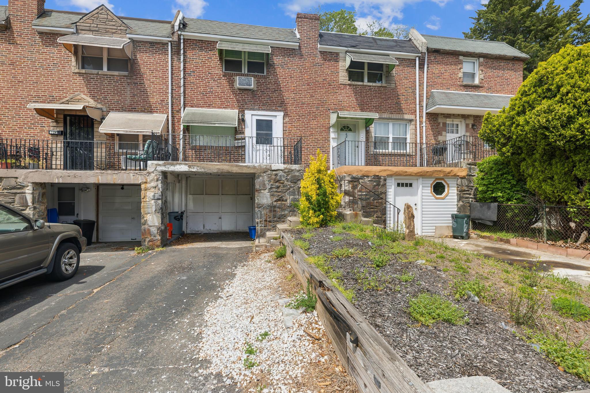 LAWNCREST - Residential
