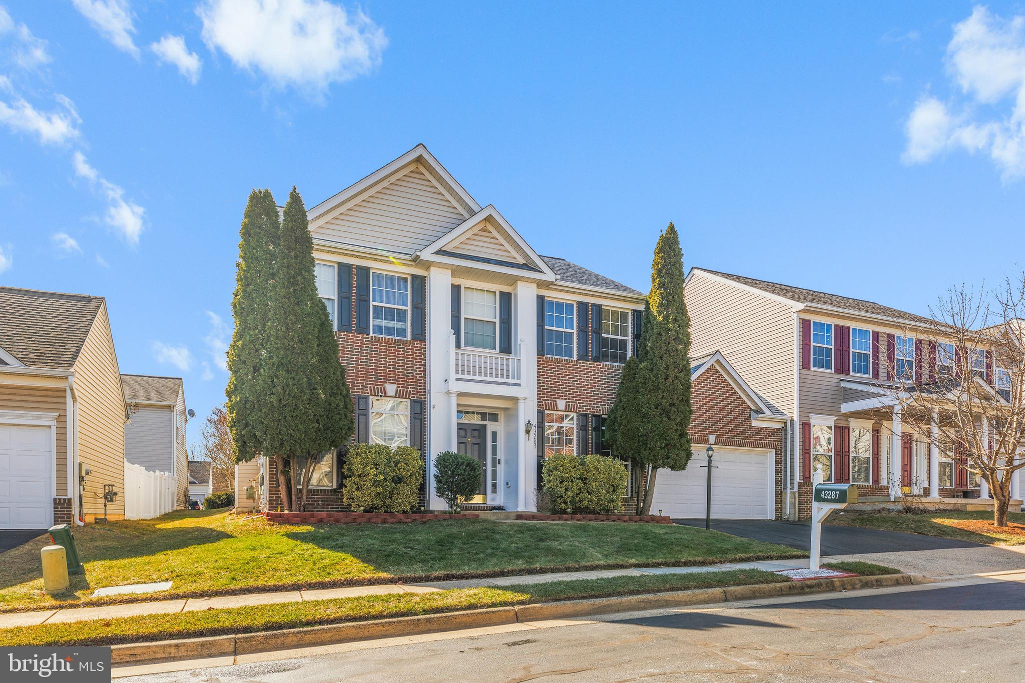 SIGNATURE AT BROADLANDS - Residential