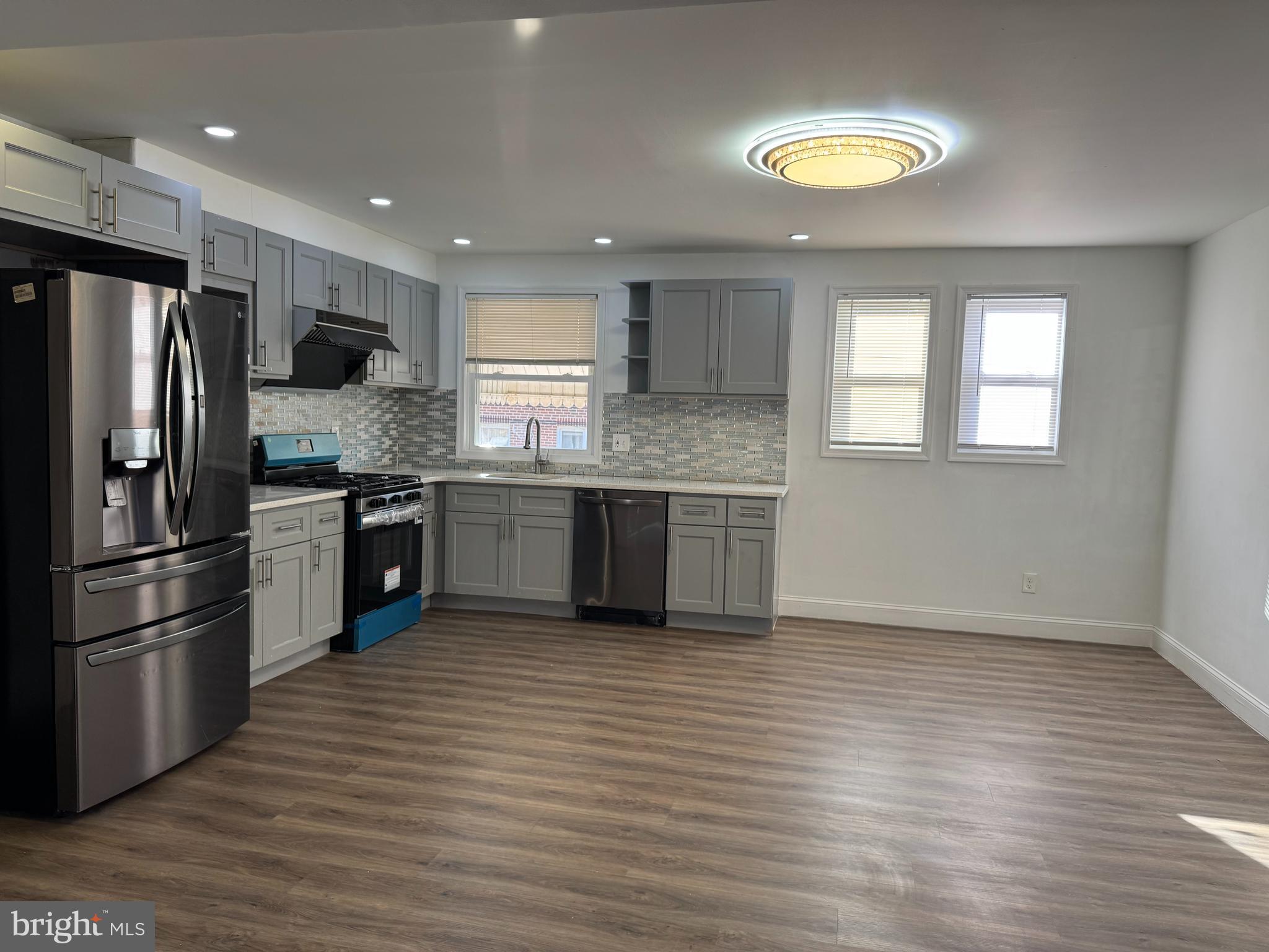 PHILADELPHIA (NORTHEAST) - Residential