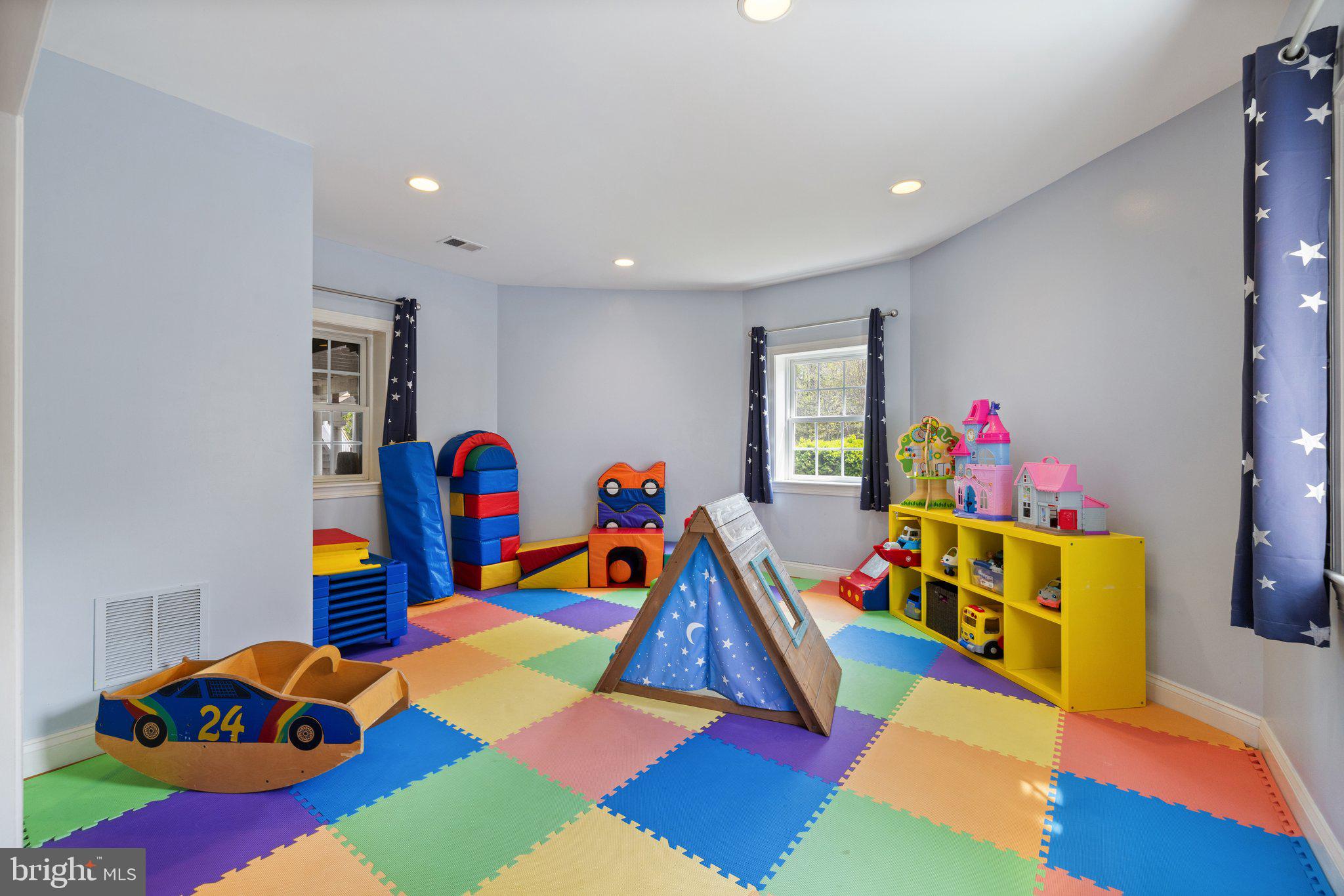 KENDALL KNOLLS - Residential