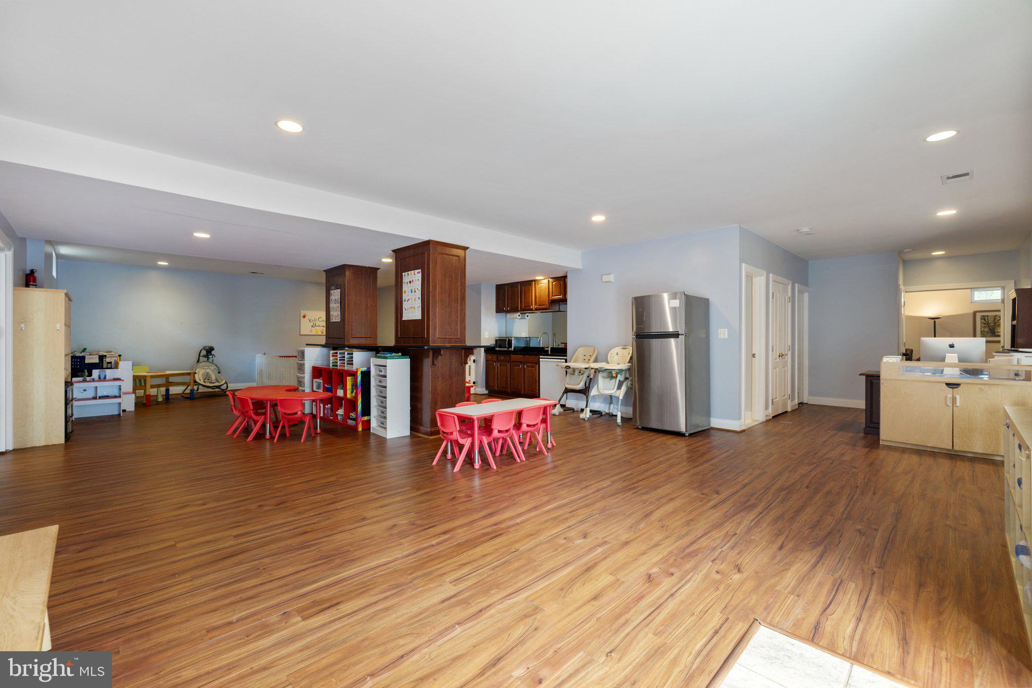 KENDALL KNOLLS - Residential