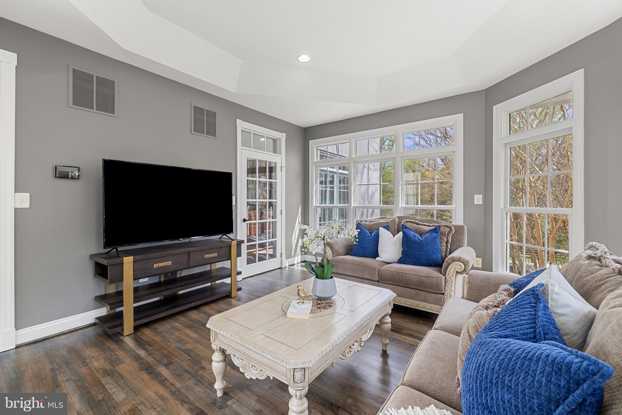 KENDALL KNOLLS - Residential