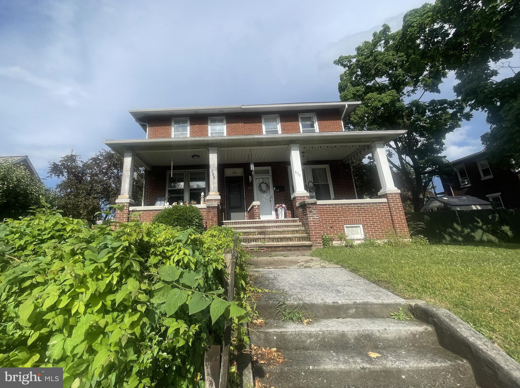 This classic all-brick home in Harrisburg offers a solid foundation and a fantastic canvas for your personal
style. Key mechanical peace of mind includes a newer electrical panel and a roof replaced within the last
decade. The property features a detached 2-car garage and a complete appliance package—including a
refrigerator, stove, washer, and dryer. Bring your vision to customize the kitchen, bathrooms, and finishes
exactly to your liking. Ideal for anyone looking to build equity in a great neighborhood.