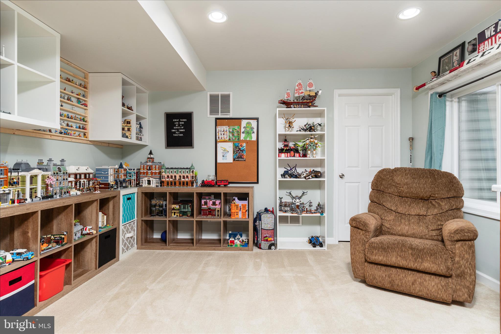 MEADOWS EDGE - Residential