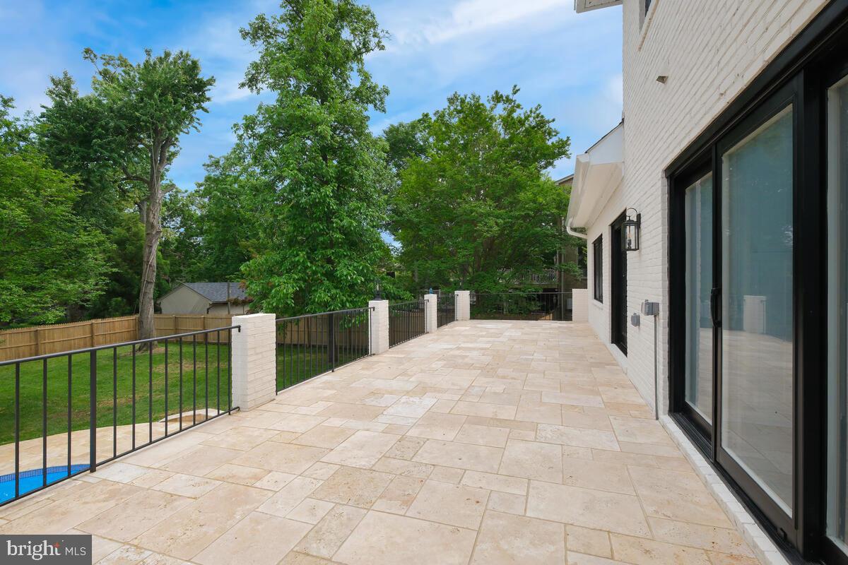 POTOMAC VILLAGE - Residential